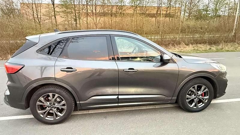Gebraucht Ford Kuga ST-Line 150 PS (110 kW) 2020 Grau SUV