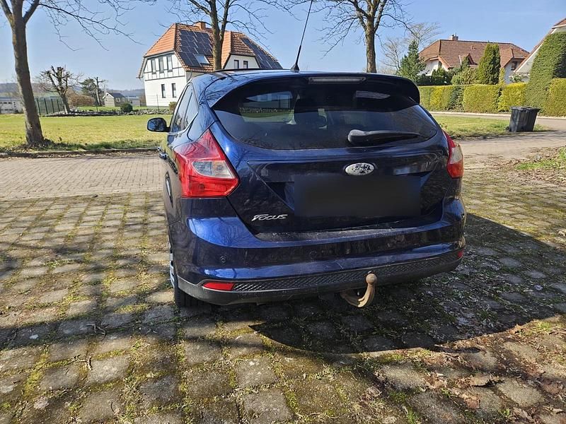 Gebraucht Ford Focus Titanium 116 PS (85 kW) 2011 Andere farben Limousine