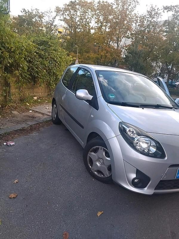 Grau Gebraucht 2010 Renault Twingo Kleinwagen | 1.950 € - Bild 1/4