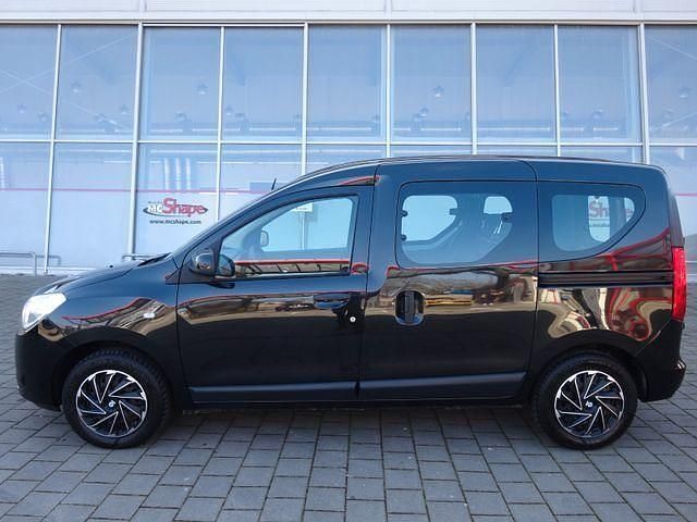 Schwarz Gebraucht 2017 Dacia Dokker Comfort Van | 12.890 € (Teuer) - Bild 1/2