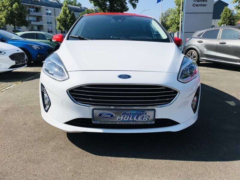 Gebraucht Ford Fiesta Titanium 101 PS (74 kW) 2017 Weiß Kleinwagen