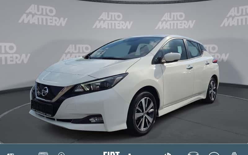 Weiß Gebraucht 2021 Nissan Leaf Kleinwagen | 16.590 € (Etwas zu teuer) - Bild 1/4