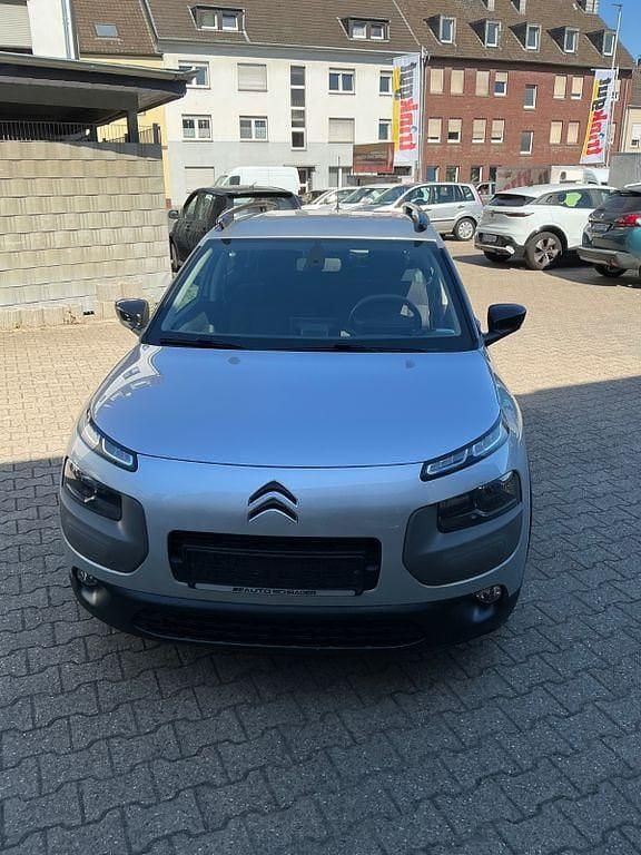 Grau Gebraucht 2015 Citroën C4 Cactus Feel Kleinwagen | 6.990 € (Guter Preis) - Bild 1/4