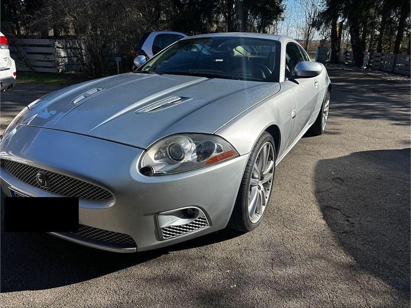 Silber Gebraucht 2008 Jaguar XKR Supercharged Coupé | 25.100 € (Superpreis) - Bild 1/4