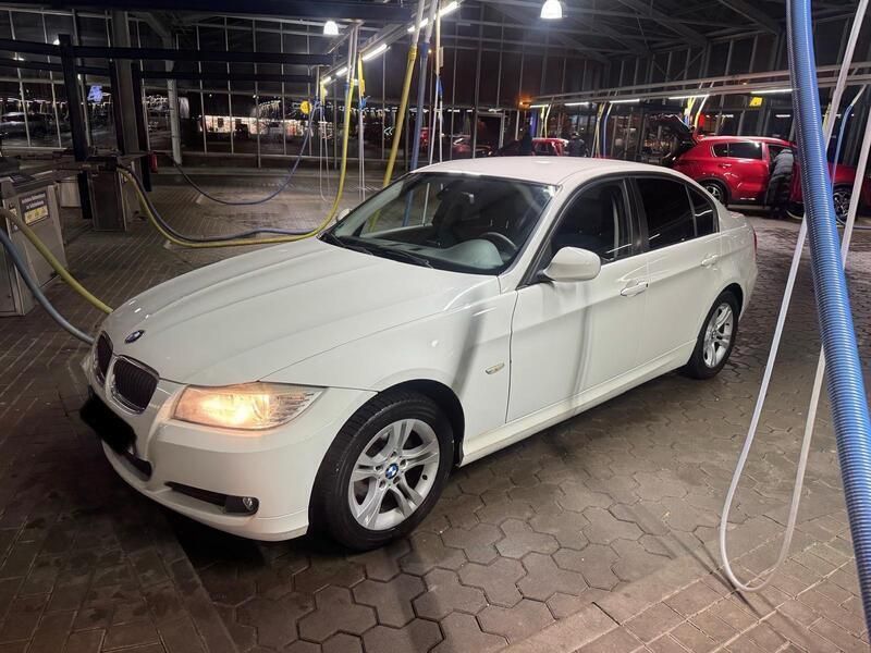 Weiß Gebraucht 2010 BMW 316 Limousine | 6.500 € (Fairer Preis) - Bild 1/4