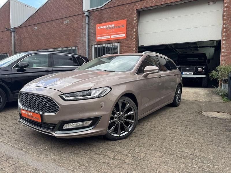 Gold Gebraucht 2018 Ford Mondeo Vignale Limousine | 15.880 € (Teuer) - Bild 1/4