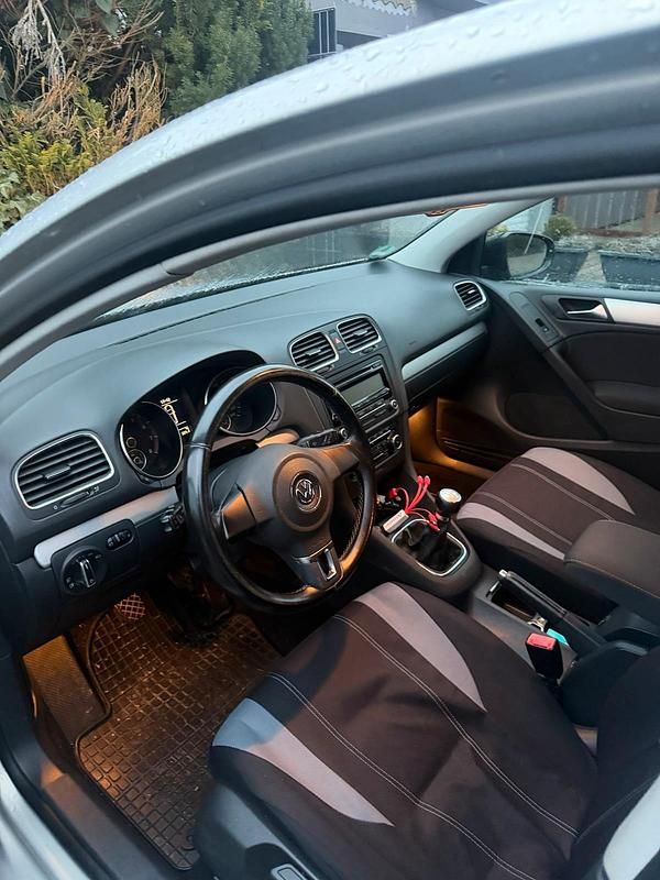 Gebraucht VW Golf VI Team 122 PS (89 kW) 2011 Silber Kleinwagen