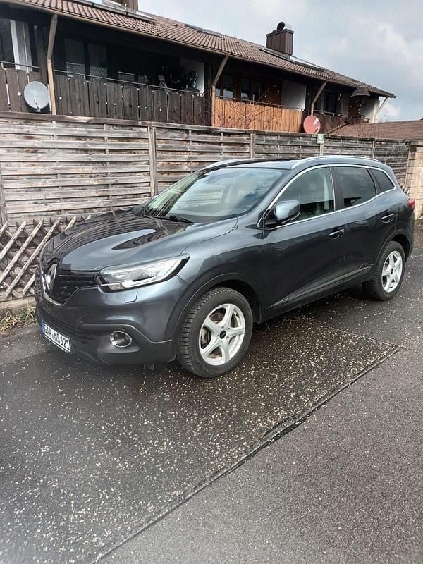 Grau Gebraucht 2017 Renault Kadjar Experience SUV | 9.500 € (Superpreis) - Bild 1/4