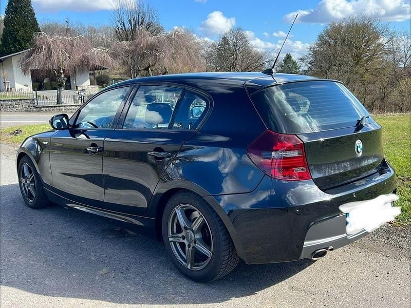 Usata BMW 118 Performance 143 CV (105 kW) 2010 Nero Utilitaria