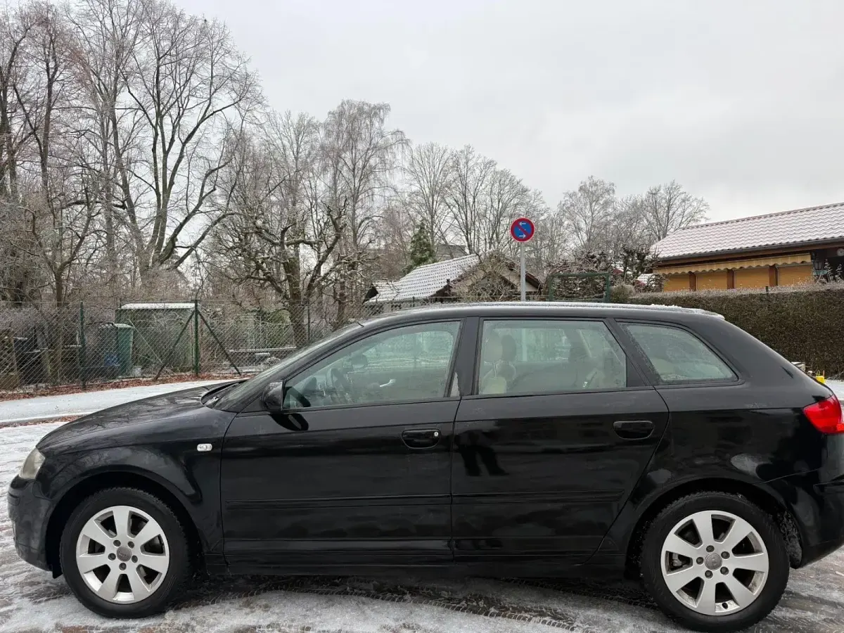 Gebraucht Audi A3 Sportback Ambiente 116 PS (85 kW) 2005 Schwarz Kleinwagen