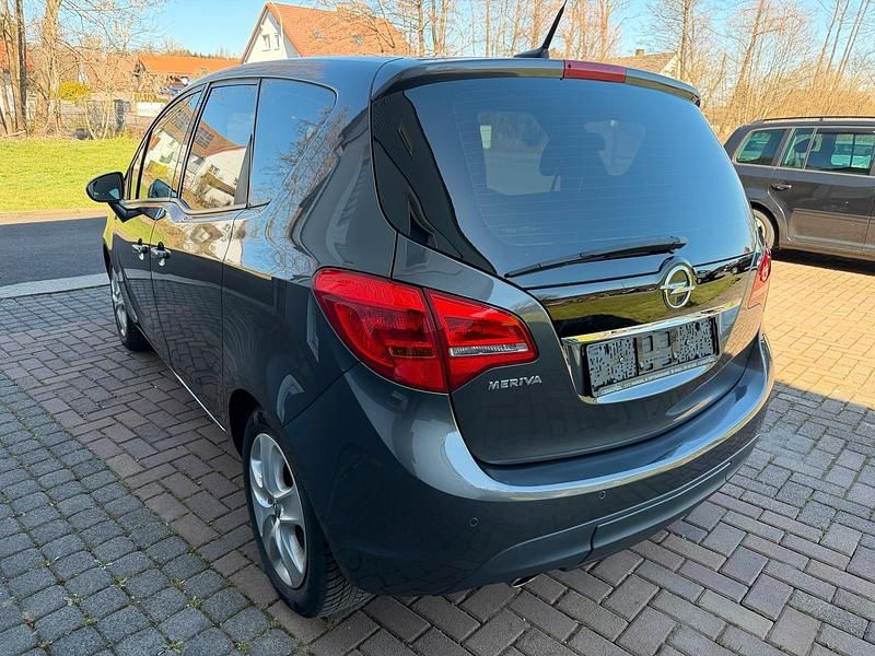 Gebraucht Opel Meriva 140 PS (102 kW) 2012 Beige Van / Kleinbus