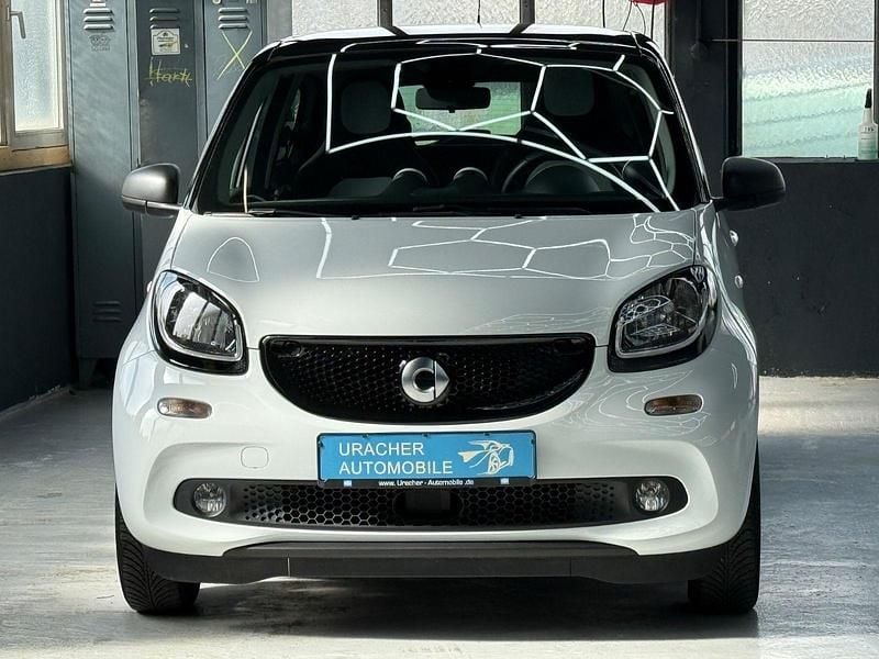 Second-hand Smart ForFour Basis 90 CP (66 kW) 2018 Negru Hatchback