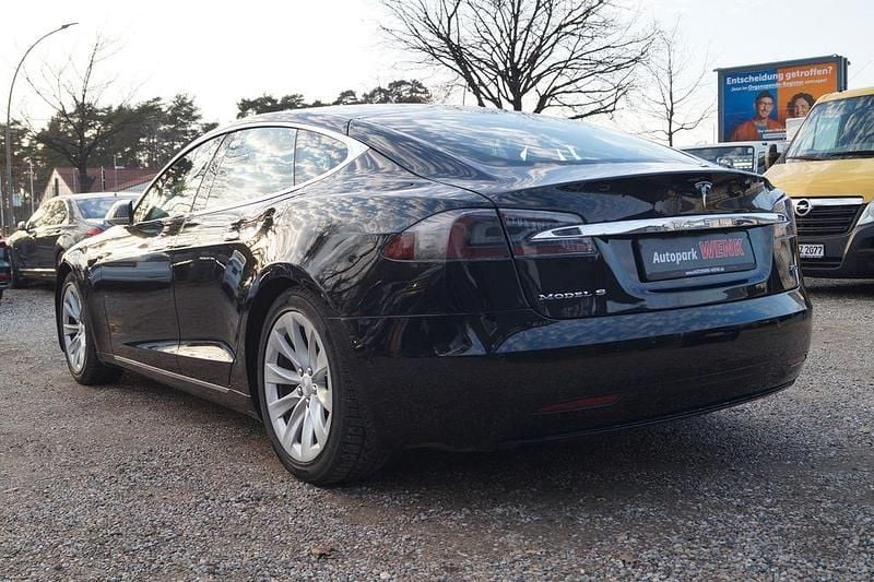 Second-hand Tesla Model S 244 kW (332 CP) 2017 Negru Hatchback