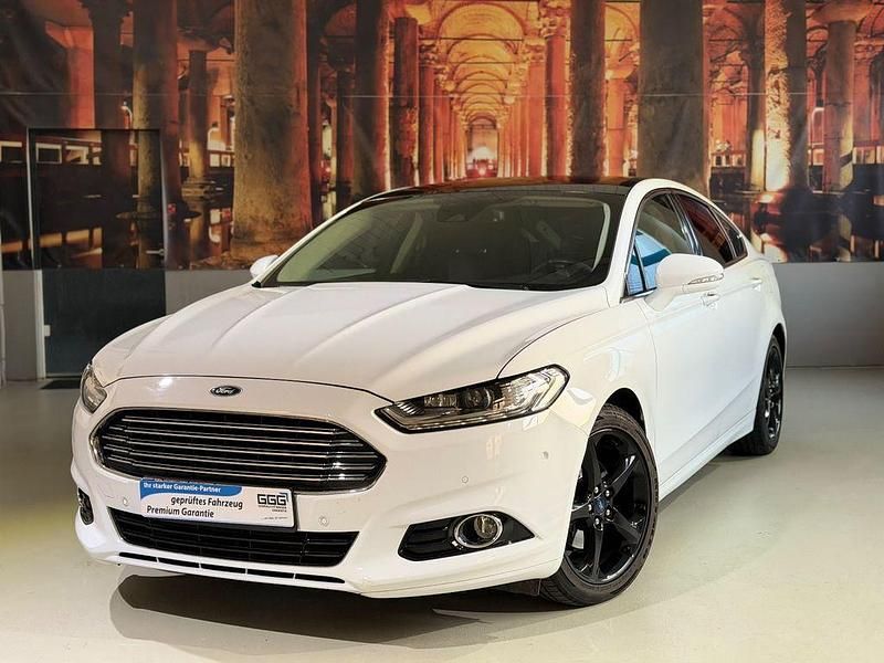 Weiß Gebraucht 2015 Ford Mondeo Titanium Limousine | 14.350 € (Etwas zu teuer) - Bild 1/4