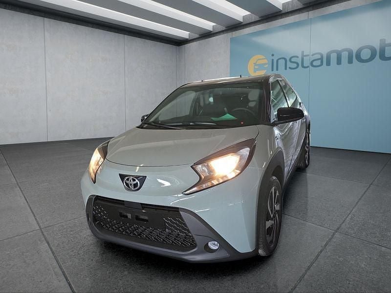 Schwarz Neu 2025 Toyota Aygo Team Kleinwagen | 19.199 € - Bild 1/4