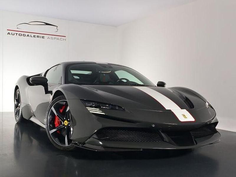 Gebraucht Ferrari SF90 1001 PS (736 kW) 2021 Grau Coupé
