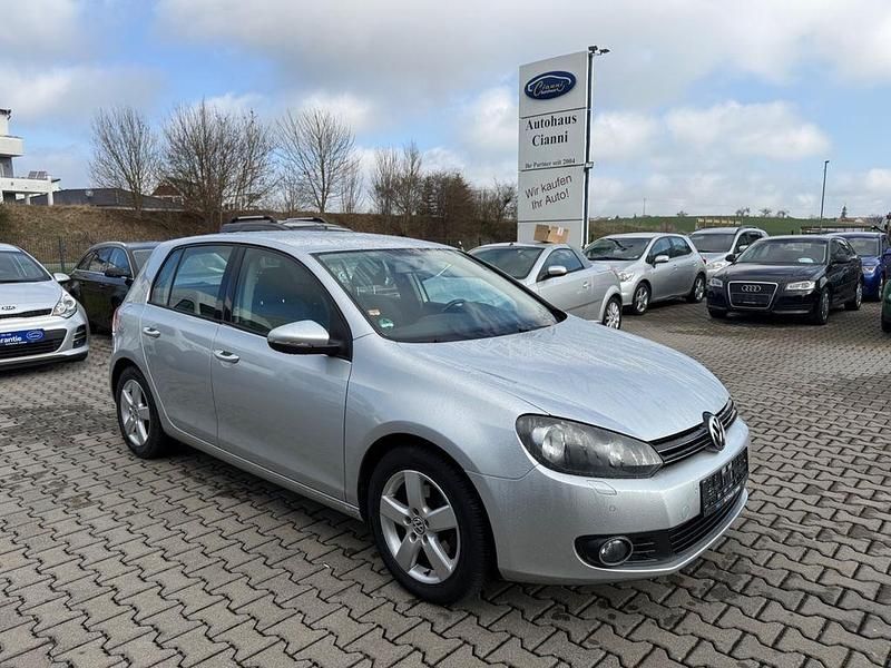 Gebraucht VW Golf VII 105 PS (77 kW) 2012 Silber Limousine