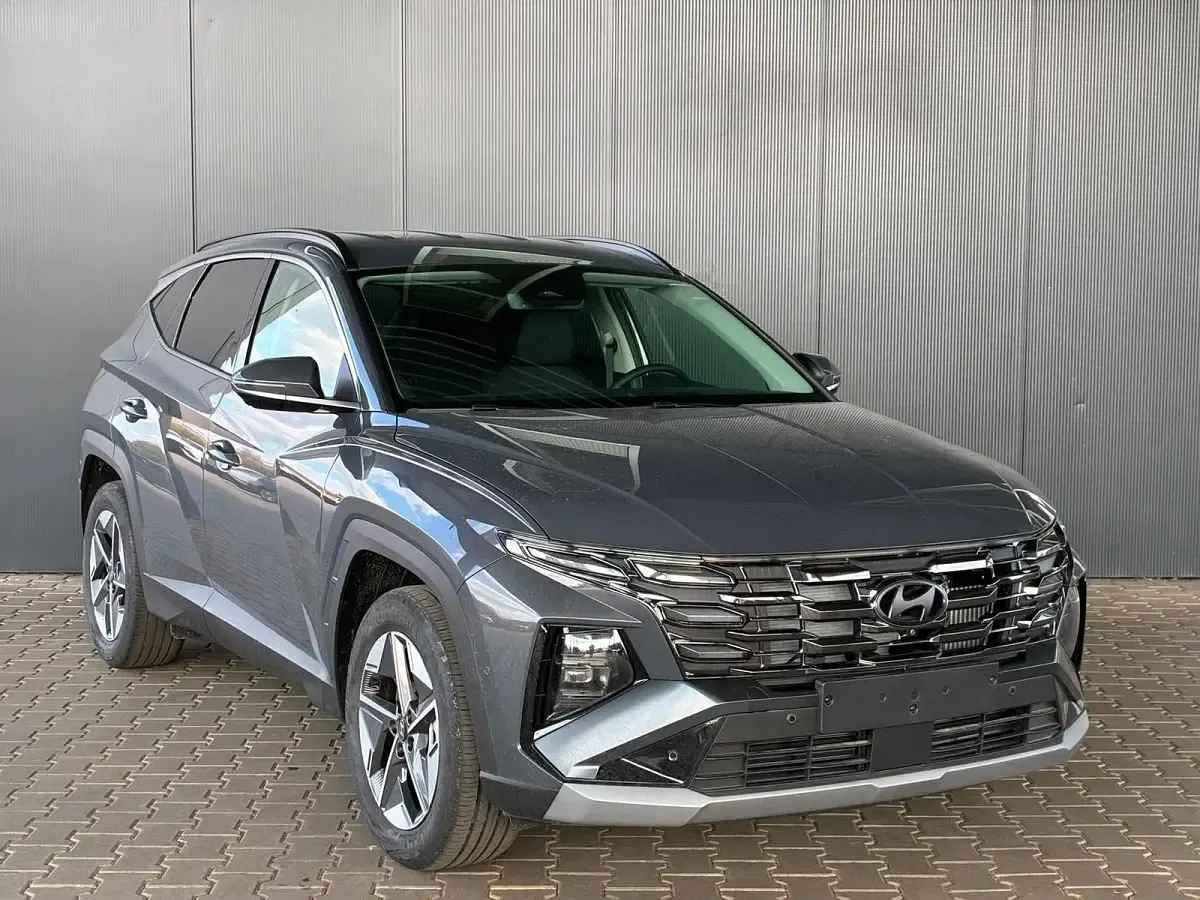 Neu Hyundai Tucson Comfort 160 PS (117 kW) 2025 Ecotronic gray / dach schwarz SUV