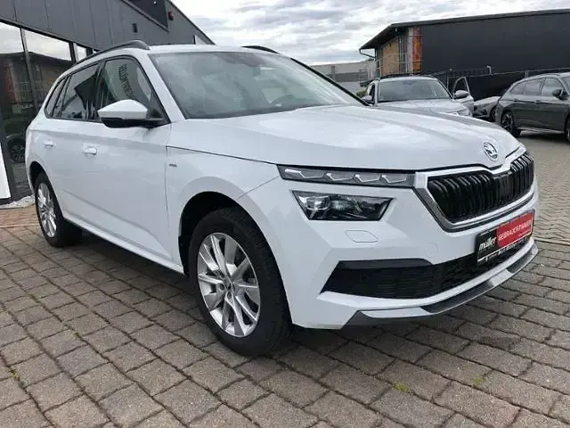 Gebraucht Skoda Kamiq Tour 150 PS (110 kW) 2023 Weiß (moonweiss metallic) SUV