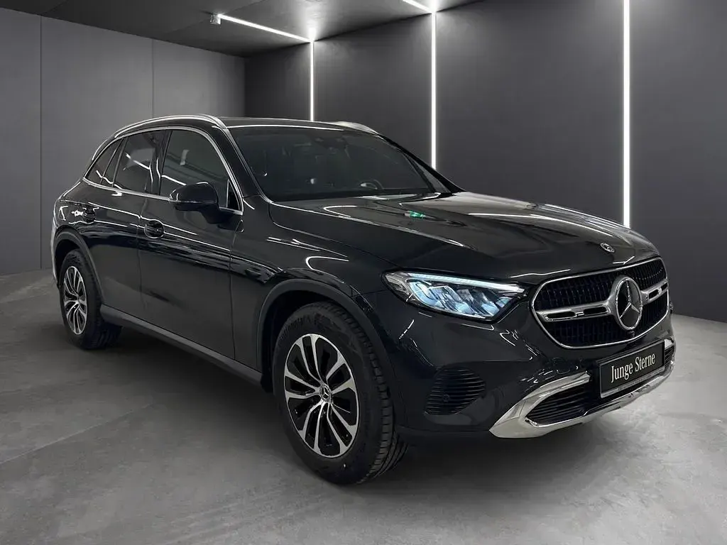 Gebraucht Mercedes GLC200 Avantgarde 204 PS (150 kW) 2025 Grau SUV
