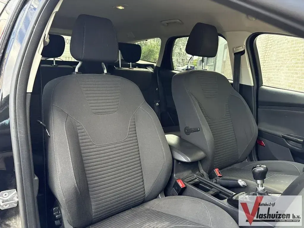 Gebraucht Ford Focus Titanium 125 PS (91 kW) 2015 Schwarz Kombi