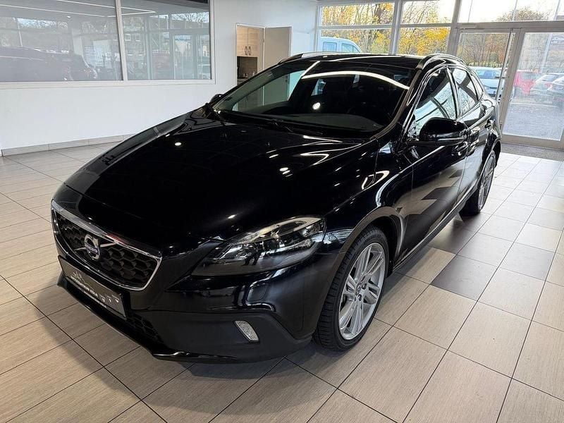 Schwarz Gebraucht 2014 Volvo V40 CC You! Kombi | 13.450 € (Fairer Preis) - Bild 1/4