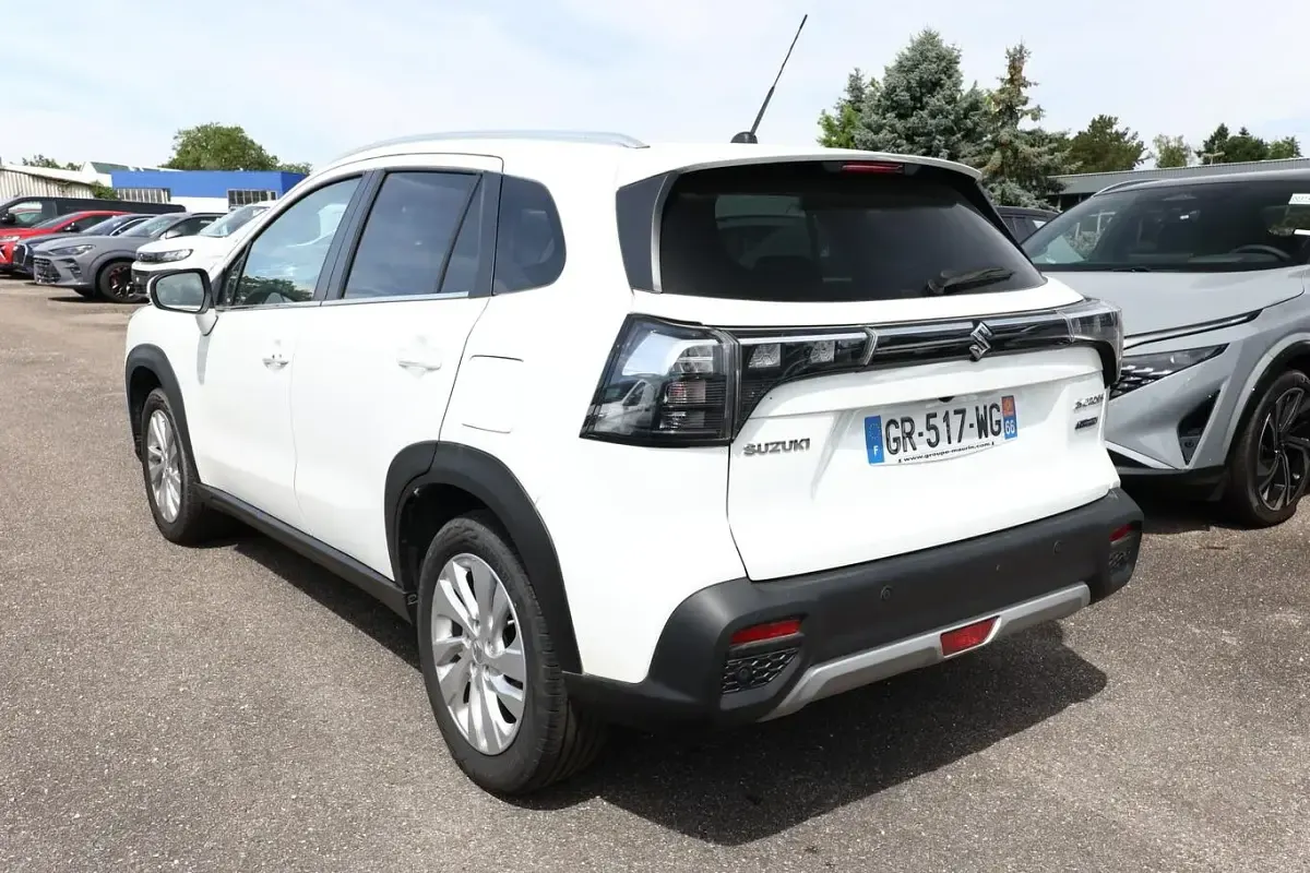 Gebraucht Suzuki SX4 S-Cross Comfort 116 PS (85 kW) 2023 Weiß SUV
