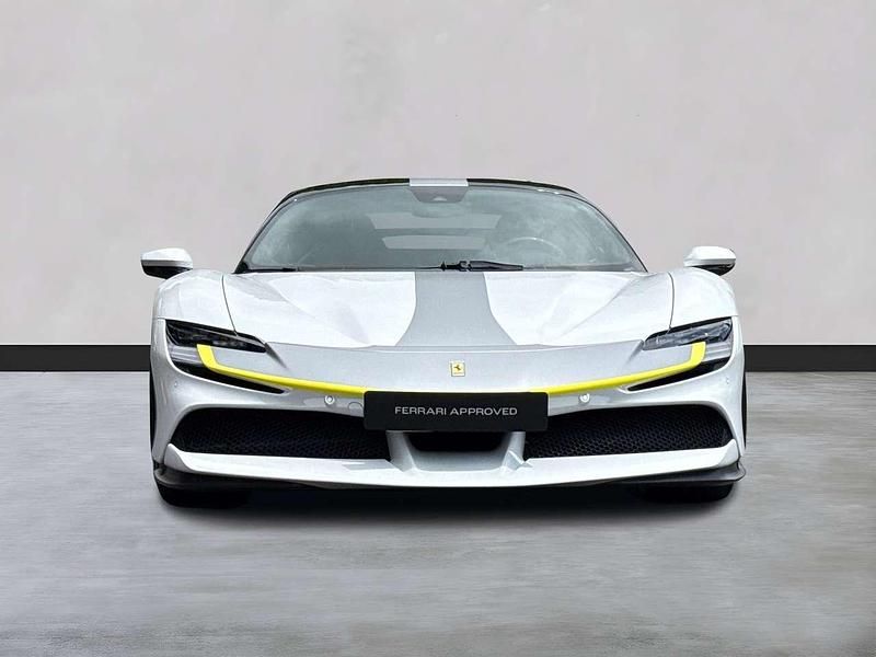 Second-hand Ferrari SF90 999 CP (734 kW) 2022 Alb Coupe