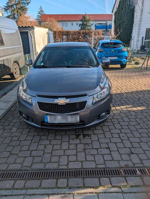 Andere farben Gebraucht 2011 Chevrolet Cruze Kleinwagen | 4.200 € (Fairer Preis) - Bild 1/4