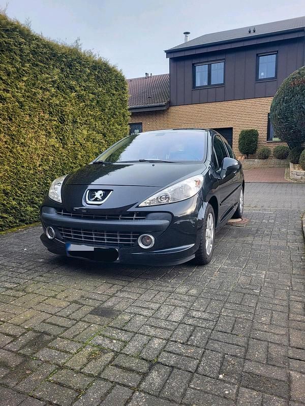 Gebraucht Peugeot 207 120 PS (88 kW) 2008 Schwarz Kleinwagen