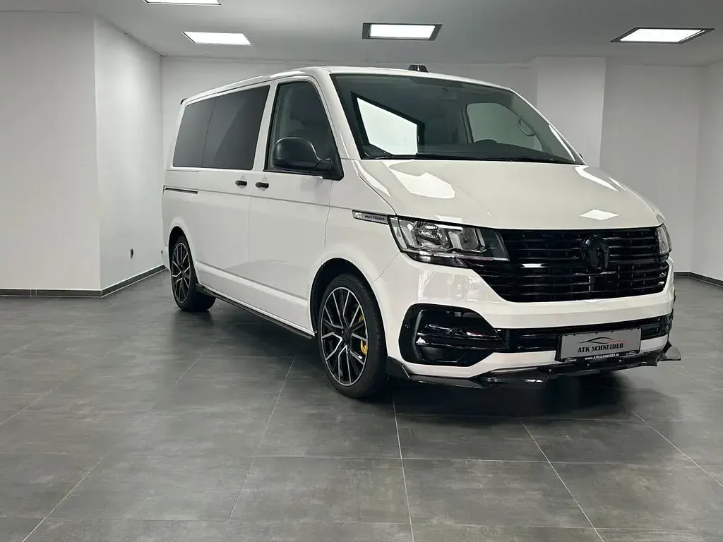 Gebraucht VW Multivan Family 150 PS (110 kW) 2022 Weiß Van / Kleinbus