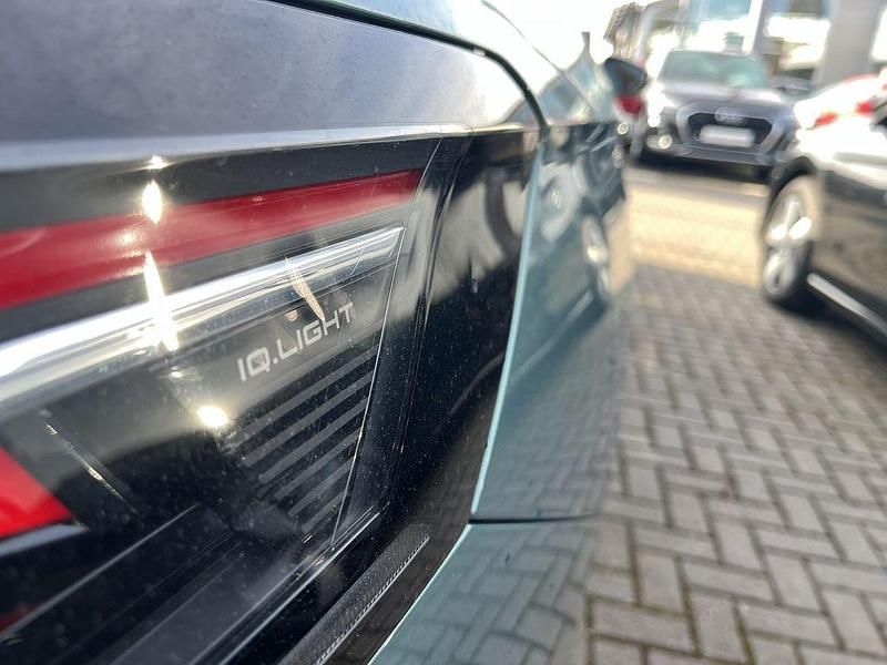 Gebraucht VW Passat Elegance 150 PS (110 kW) 2025 Grün Kombi