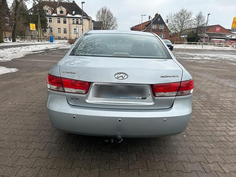 Gebraucht Hyundai Sonata 162 PS (119 kW) 2006 Grau Limousine