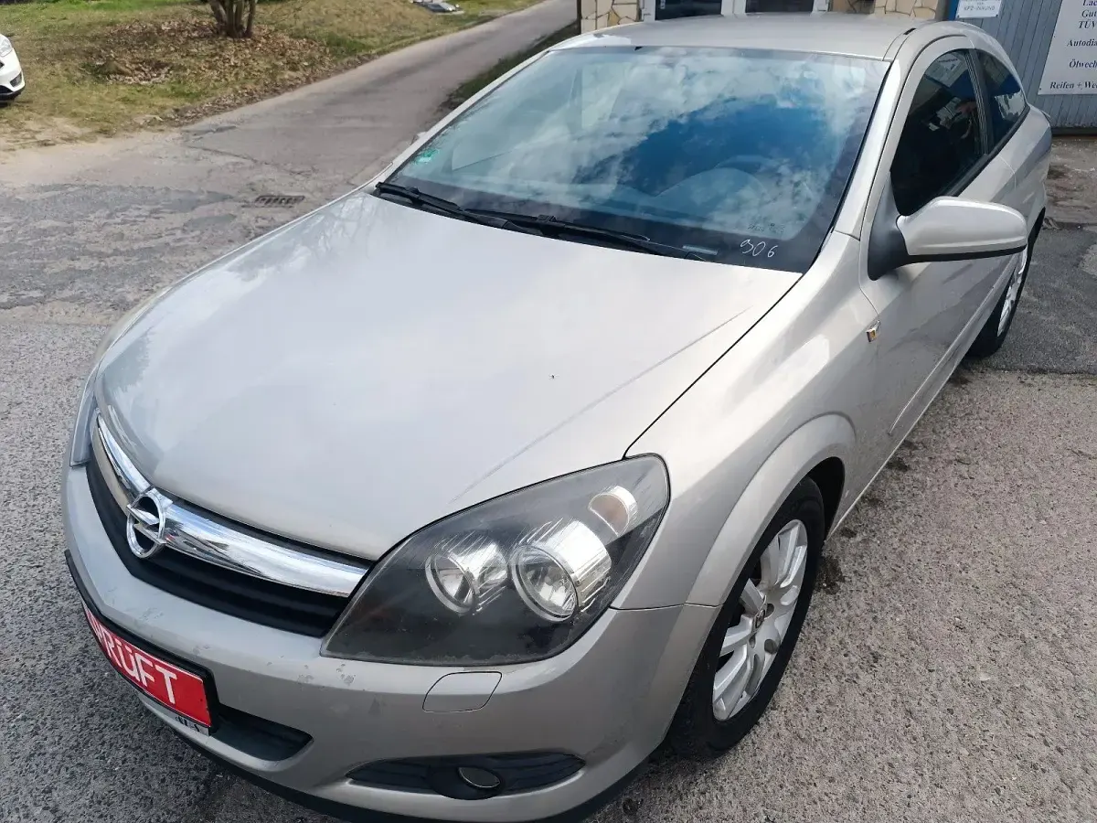Gebraucht Opel Astra GTC S 105 PS (77 kW) 2007 Beige Limousine