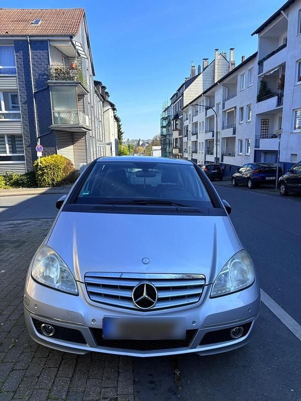 Gebraucht Mercedes A150 95 PS (69 kW) 2009 Silber Kleinwagen
