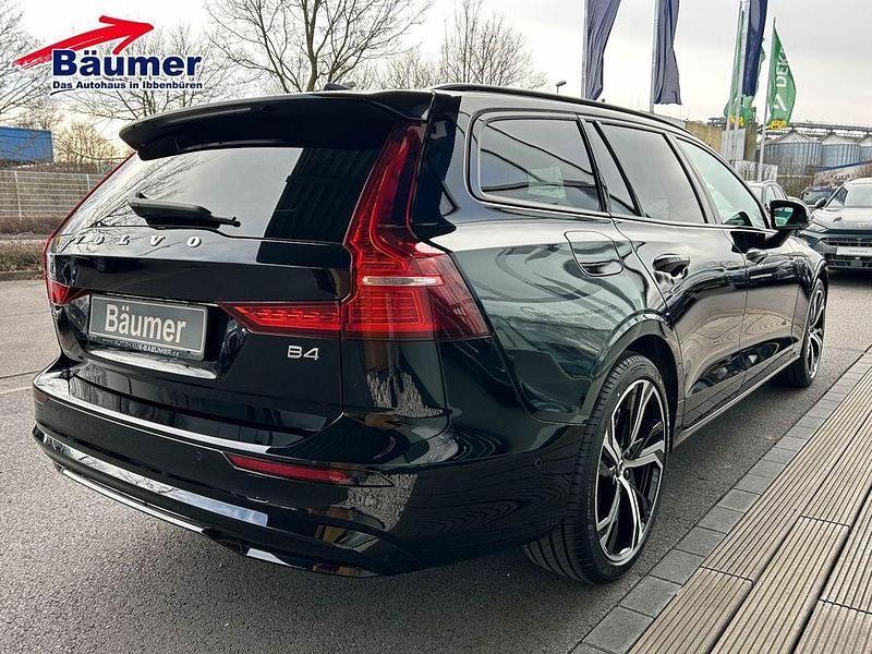 Gebraucht Volvo V60 Plus 197 PS (144 kW) 2025 Schwarz Kombi