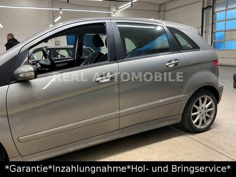 Gebraucht Mercedes B180 109 PS (80 kW) 2006 Grau Van / Kleinbus