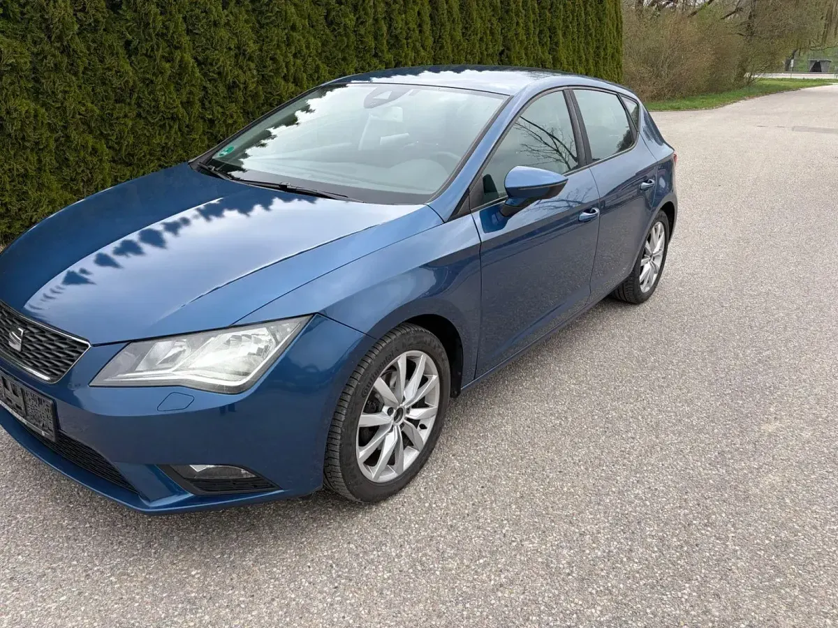 Gebraucht Seat Leon Style 140 PS (102 kW) 2013 Blau Limousine