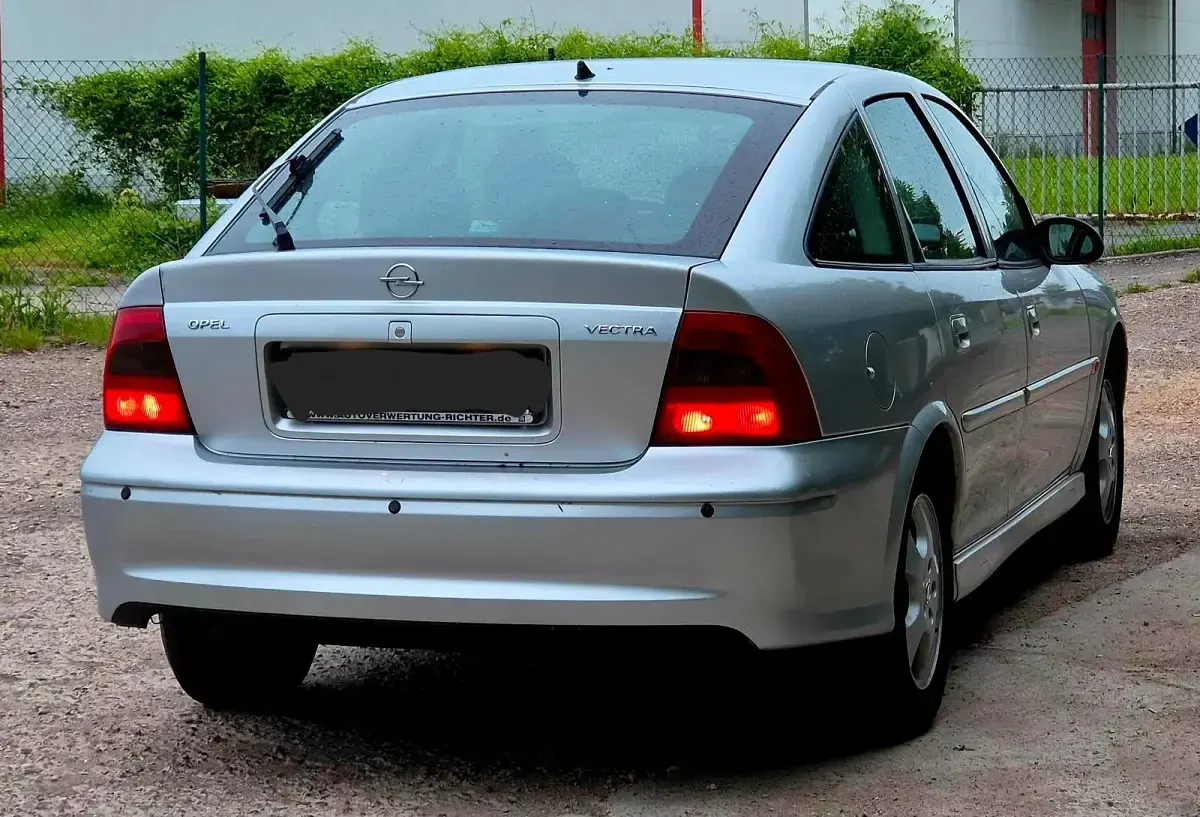 Gebraucht Opel Vectra 101 PS (74 kW) 2001 Silber Limousine