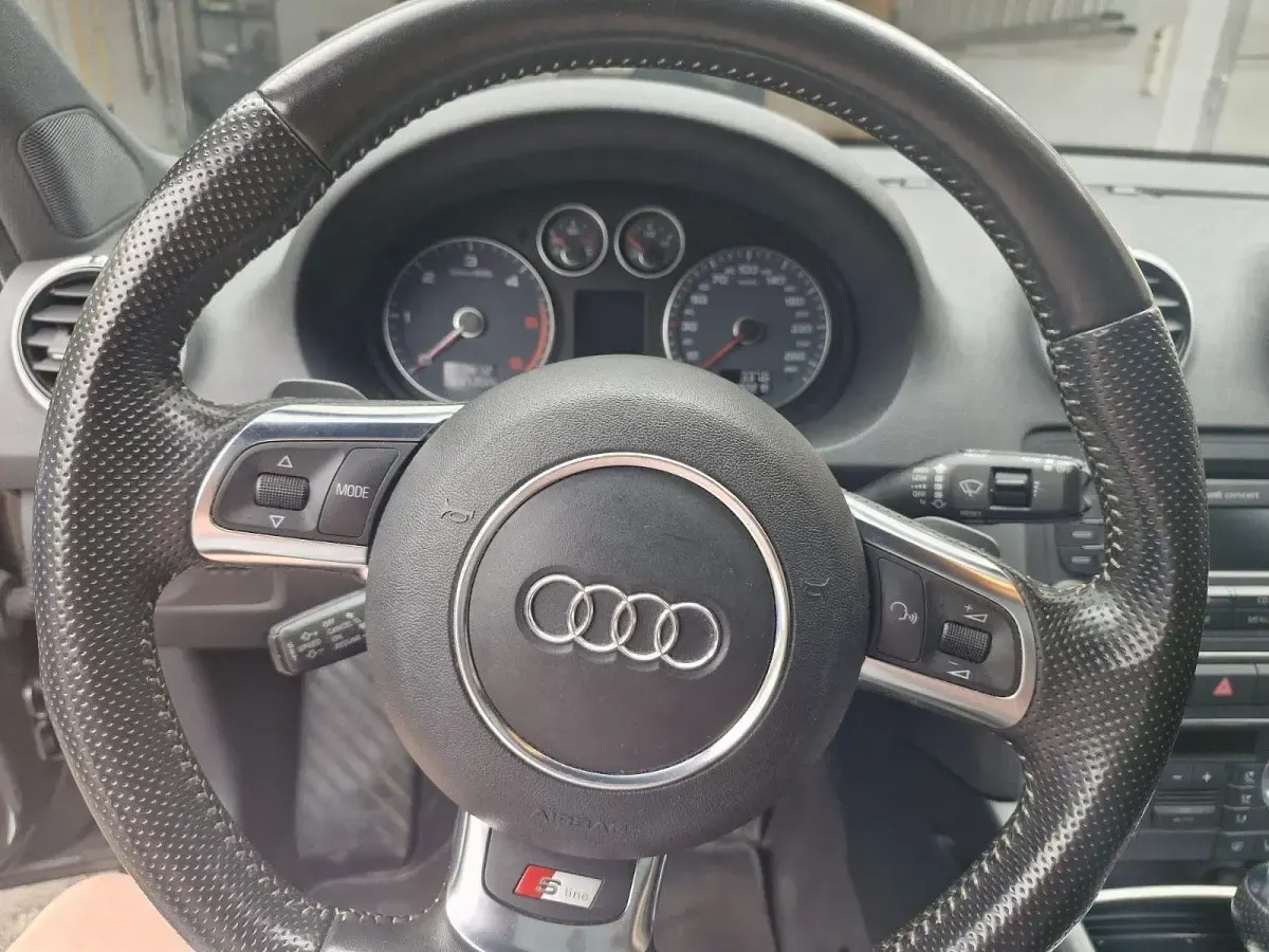 Gebraucht Audi A3 Ambition 140 PS (102 kW) 2011 Grau Kleinwagen