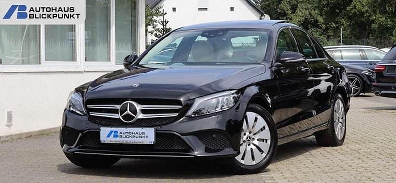 Obsidianschwarz (metallic) Gebraucht 2021 Mercedes C300 Limousine | 29.980 € (Superpreis) - Bild 1/4