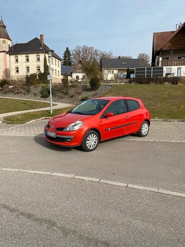 Gebraucht Renault Clio III 86 PS (63 kW) 2006 Rot Kleinwagen