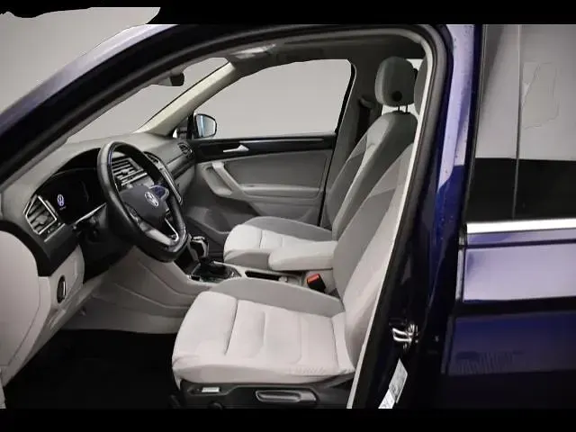 Gebraucht VW Tiguan Allspace Elegance 200 PS (147 kW) 2023 Manufacturer SUV