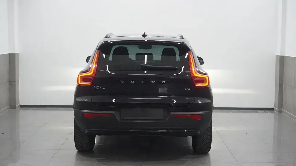Gebraucht Volvo XC40 Plus 197 PS (144 kW) 2024 Schwarz SUV