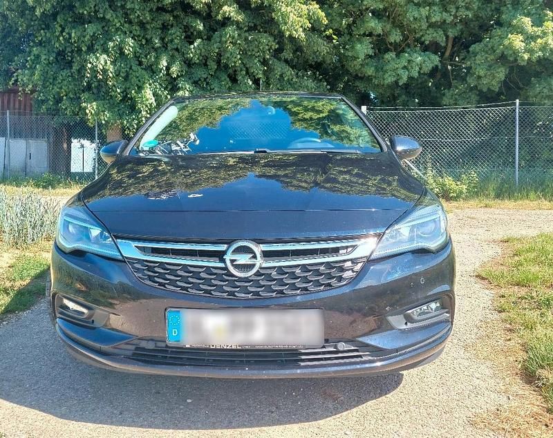 Blau Gebraucht 2018 Opel Astra Limousine | 11.250 € (Etwas zu teuer) - Bild 1/4