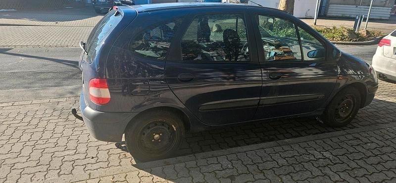 Gebraucht Renault Scénic 106 PS (77 kW) 2002 Blau Van / Kleinbus