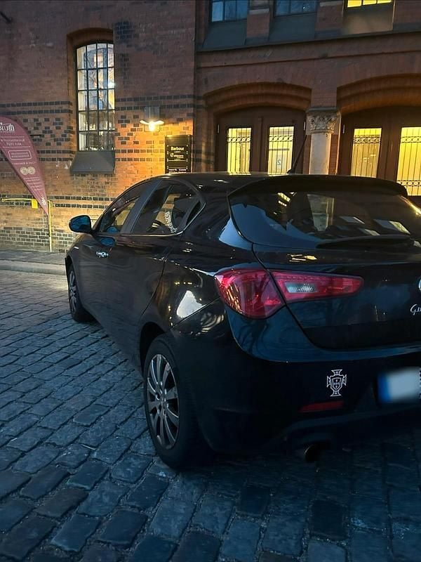 Gebraucht Alfa Romeo Giulietta 120 PS (88 kW) 2011 Schwarz Kleinwagen