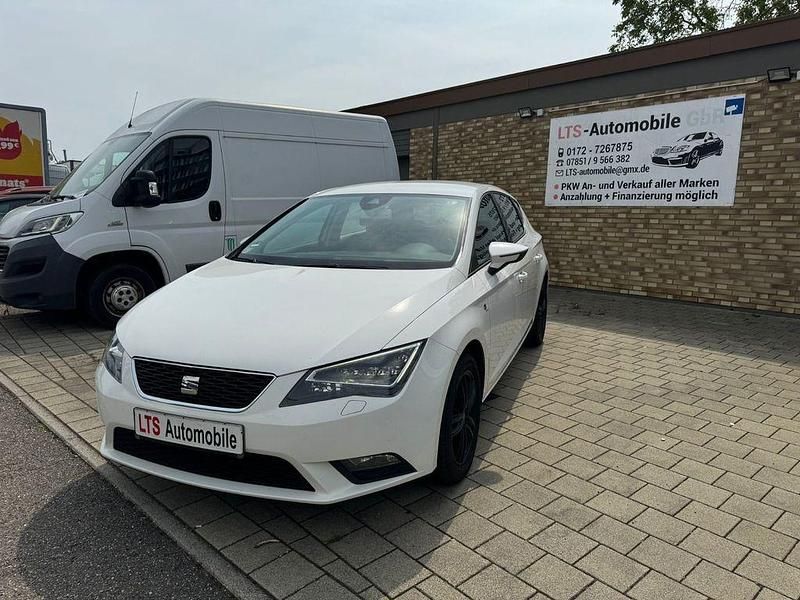 Weiß Gebraucht 2014 Seat Leon Style Limousine | 6.390 € (Etwas zu teuer) - Bild 1/4