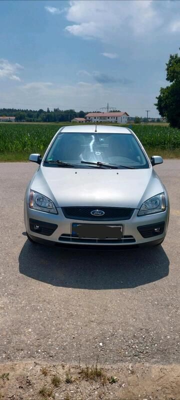 Silber Gebraucht 2006 Ford Focus Limousine | 2.700 € (Fairer Preis) - Bild 1/4