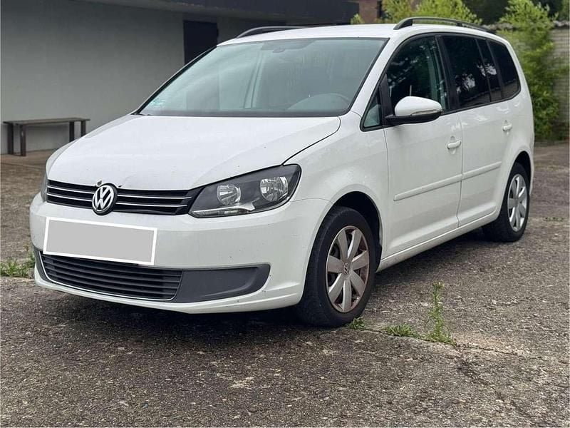 Weiß Gebraucht 2012 VW Touran Comfortline Van / Kleinbus | 2.300 € (Superpreis) - Bild 1/4
